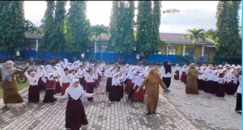 SD Negeri 77 Kota Bengkulu Terapkan Pembiasaan Menyanyikan Lagu Indonesia Raya dan Senam Anak Indonesia Hebat