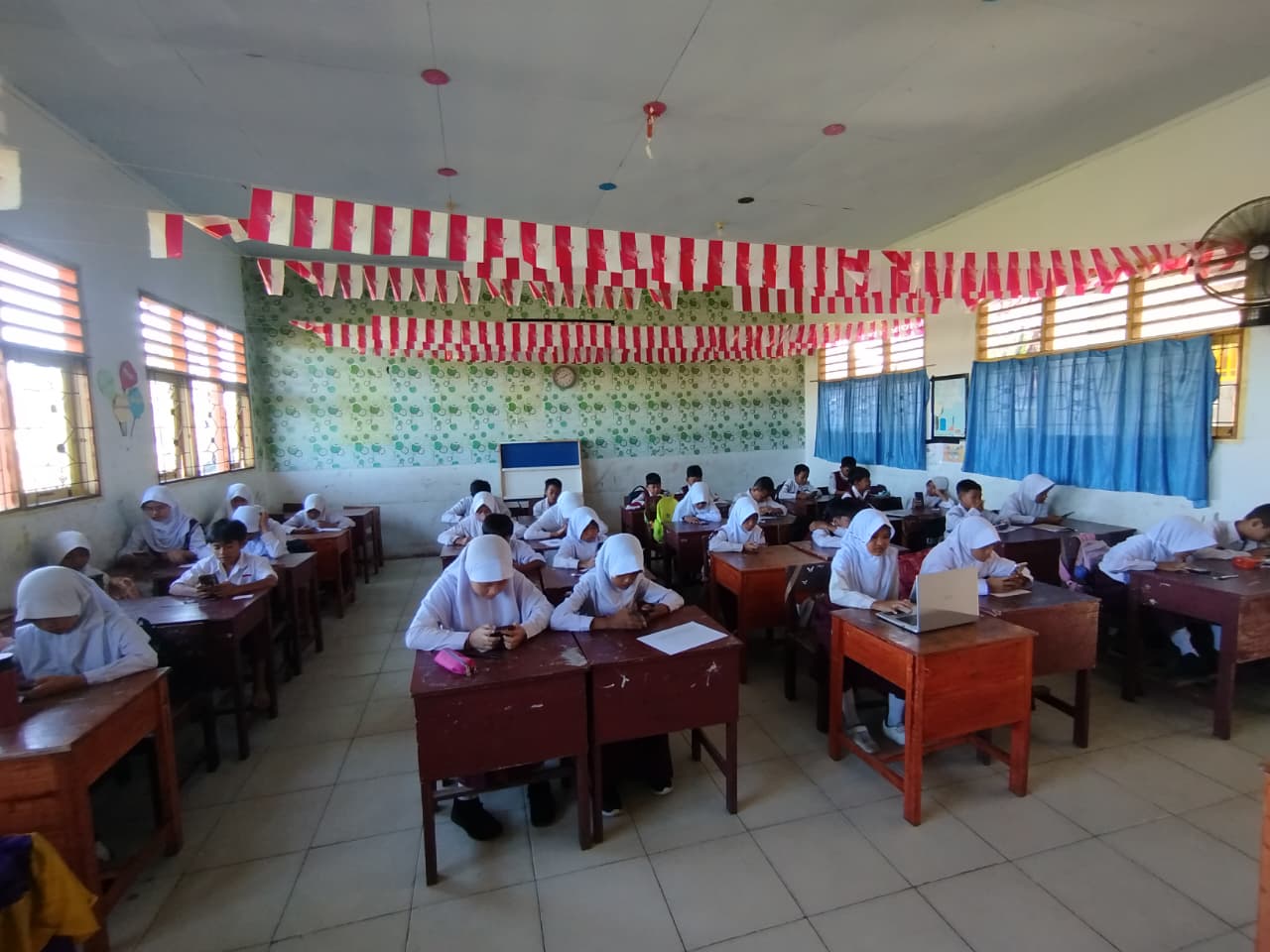 Siswa Sedang Mengikuti Kegiatan UTK